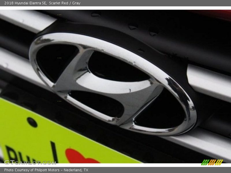 Scarlet Red / Gray 2018 Hyundai Elantra SE