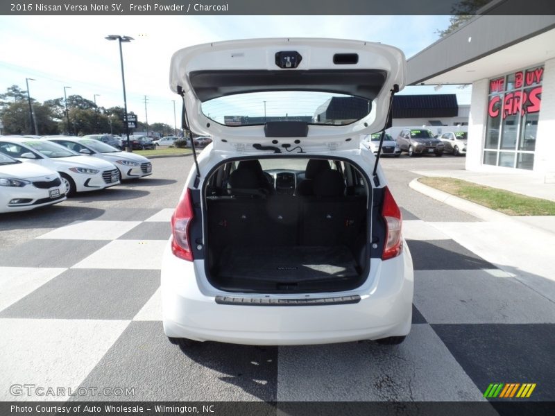 Fresh Powder / Charcoal 2016 Nissan Versa Note SV