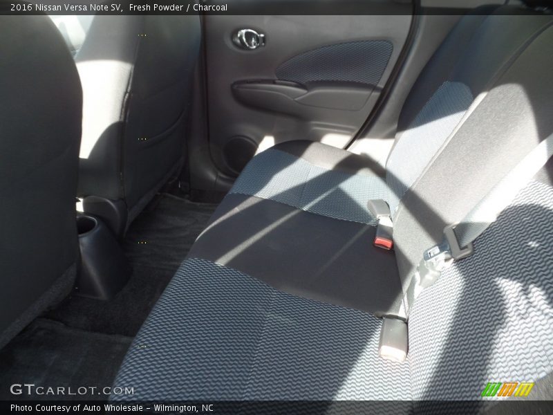 Fresh Powder / Charcoal 2016 Nissan Versa Note SV