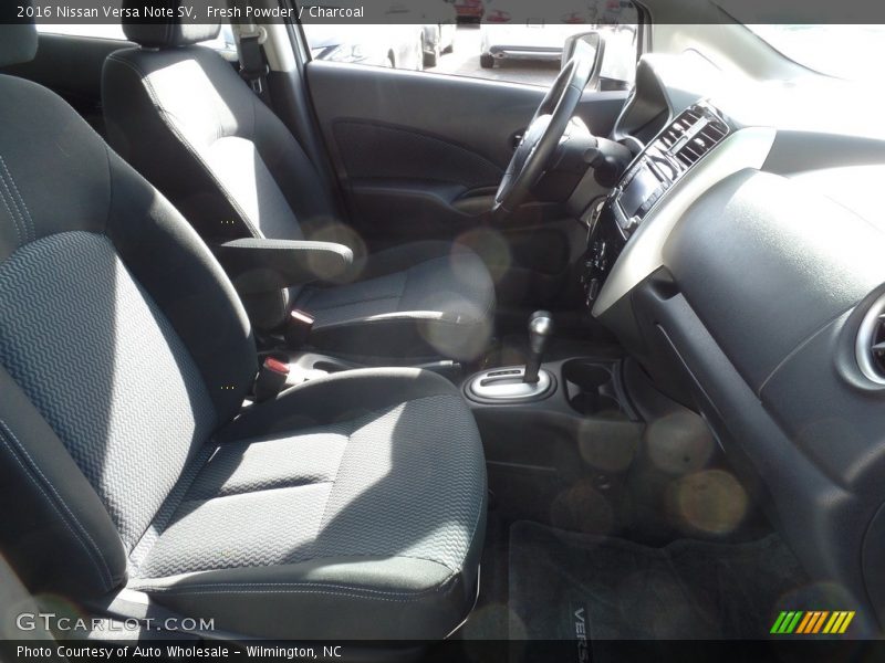 Fresh Powder / Charcoal 2016 Nissan Versa Note SV