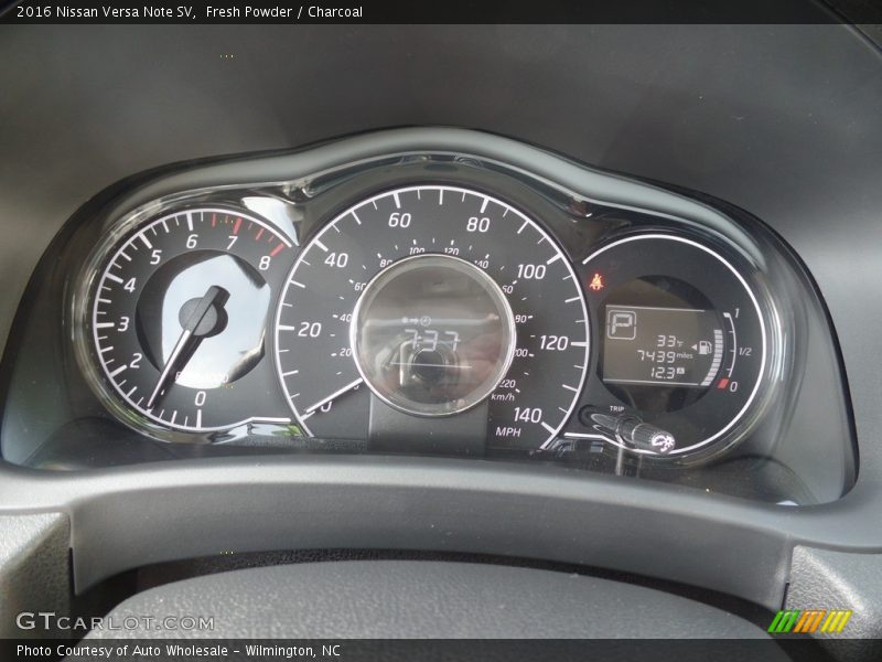 Fresh Powder / Charcoal 2016 Nissan Versa Note SV
