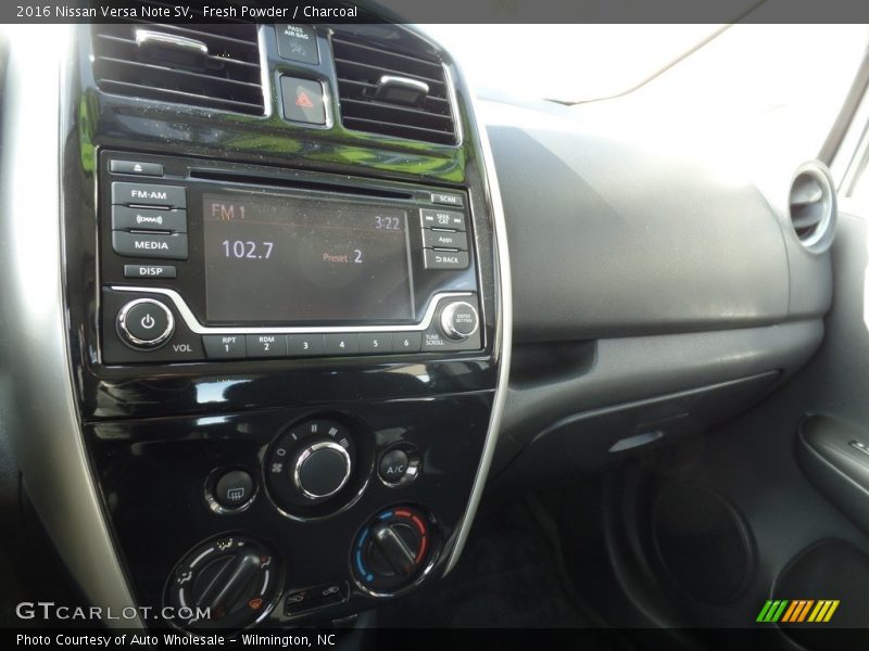 Fresh Powder / Charcoal 2016 Nissan Versa Note SV