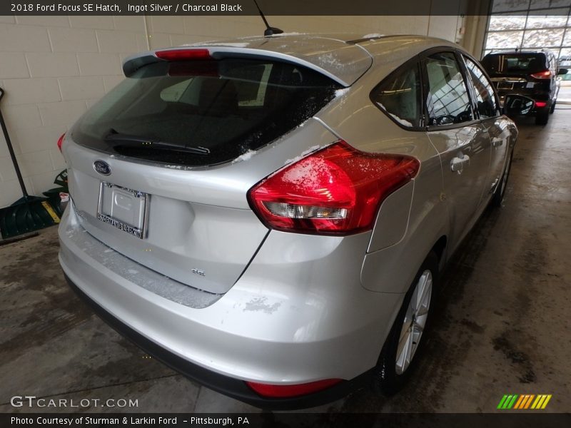 Ingot Silver / Charcoal Black 2018 Ford Focus SE Hatch