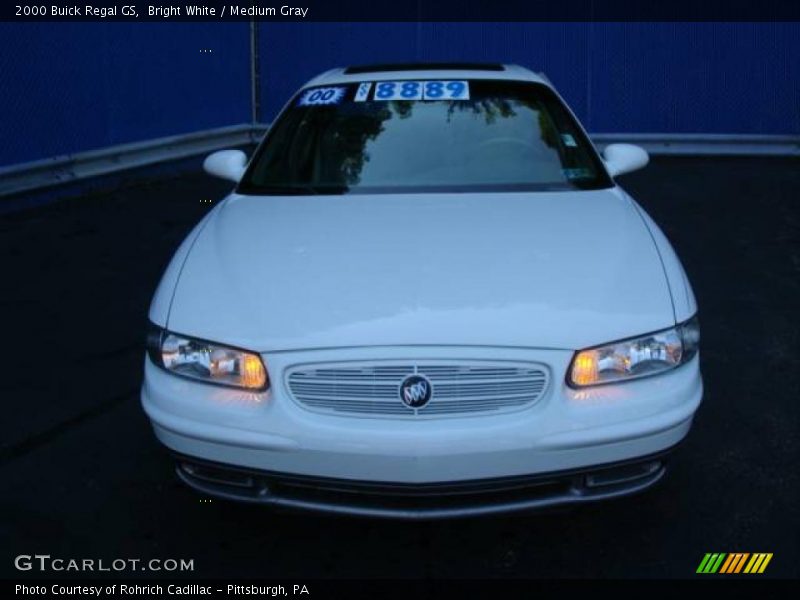 Bright White / Medium Gray 2000 Buick Regal GS