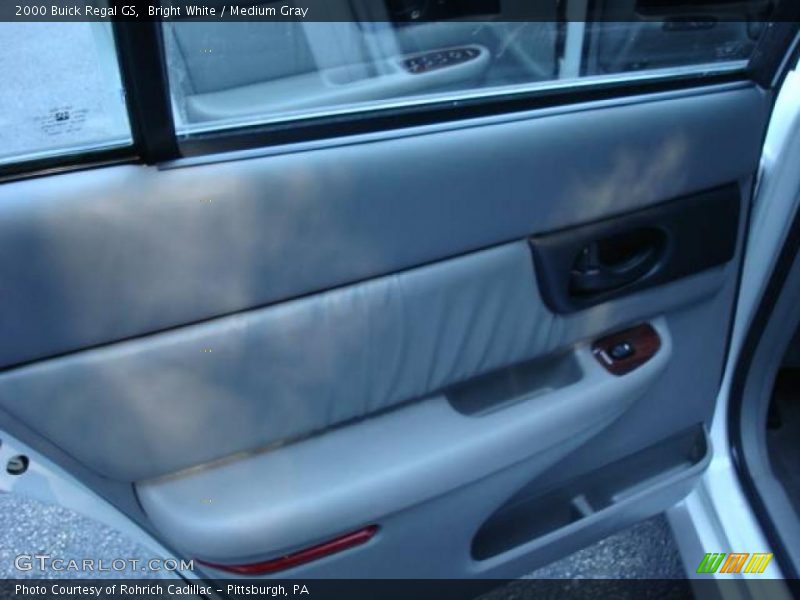 Bright White / Medium Gray 2000 Buick Regal GS