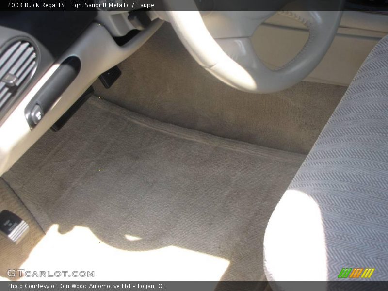 Light Sandrift Metallic / Taupe 2003 Buick Regal LS