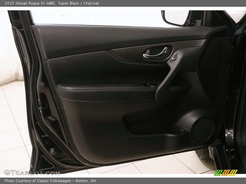 Super Black / Charcoal 2015 Nissan Rogue SV AWD