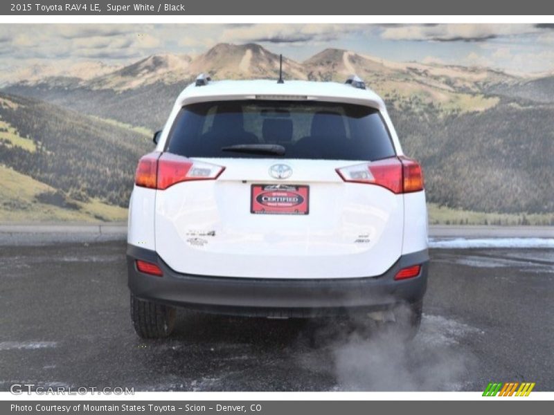 Super White / Black 2015 Toyota RAV4 LE