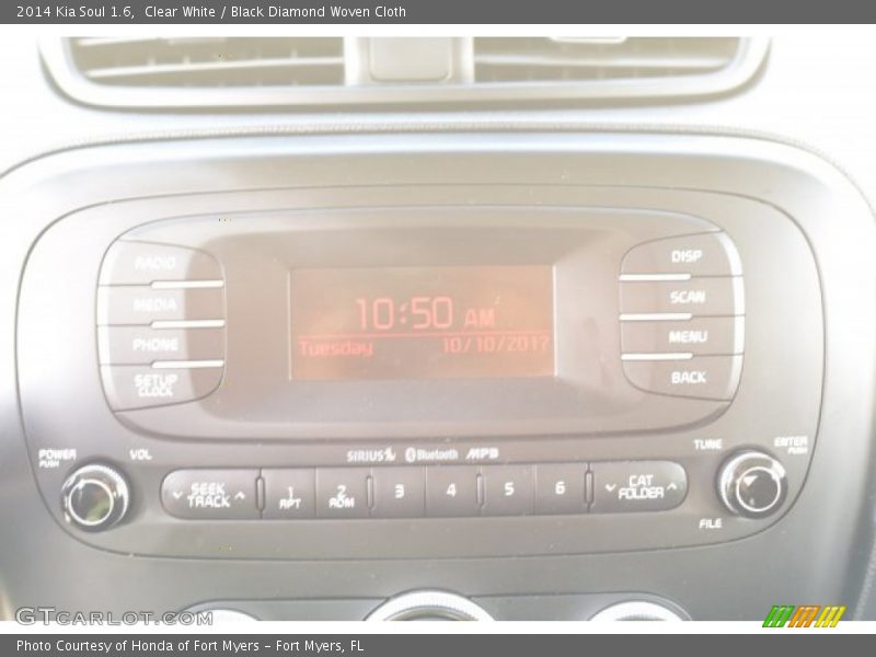 Clear White / Black Diamond Woven Cloth 2014 Kia Soul 1.6