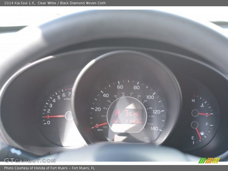 Clear White / Black Diamond Woven Cloth 2014 Kia Soul 1.6