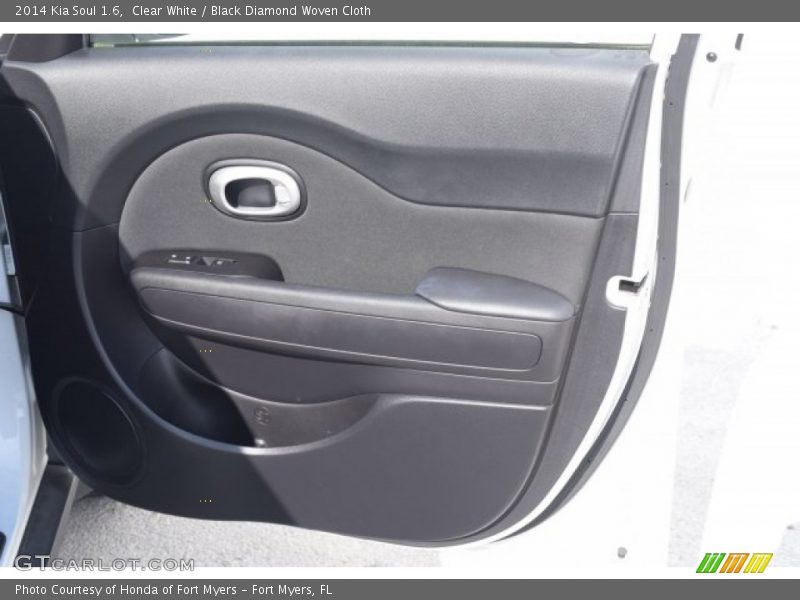 Clear White / Black Diamond Woven Cloth 2014 Kia Soul 1.6