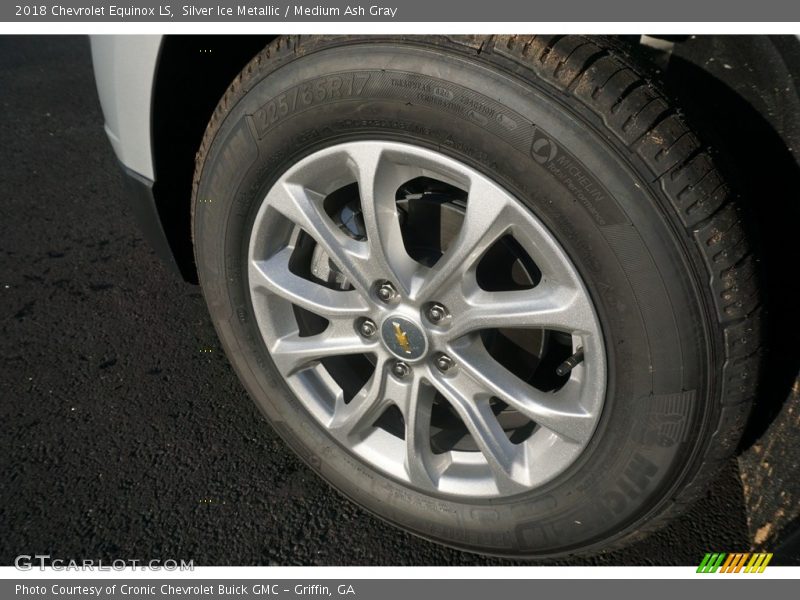 Silver Ice Metallic / Medium Ash Gray 2018 Chevrolet Equinox LS