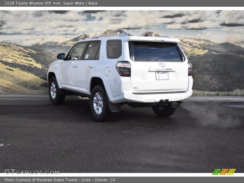 Super White / Black 2018 Toyota 4Runner SR5 4x4