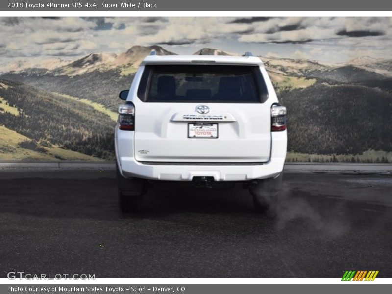 Super White / Black 2018 Toyota 4Runner SR5 4x4