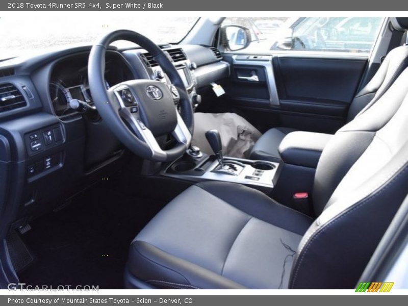 Super White / Black 2018 Toyota 4Runner SR5 4x4