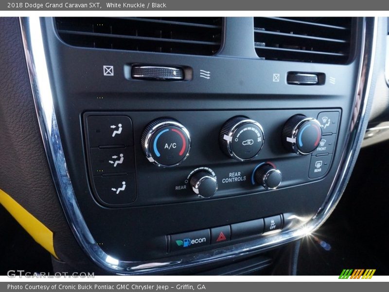 White Knuckle / Black 2018 Dodge Grand Caravan SXT