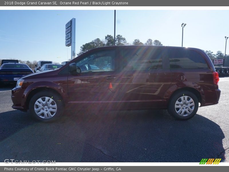Octane Red Pearl / Black/Light Graystone 2018 Dodge Grand Caravan SE