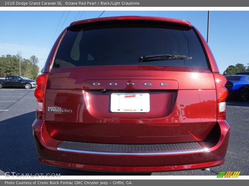 Octane Red Pearl / Black/Light Graystone 2018 Dodge Grand Caravan SE