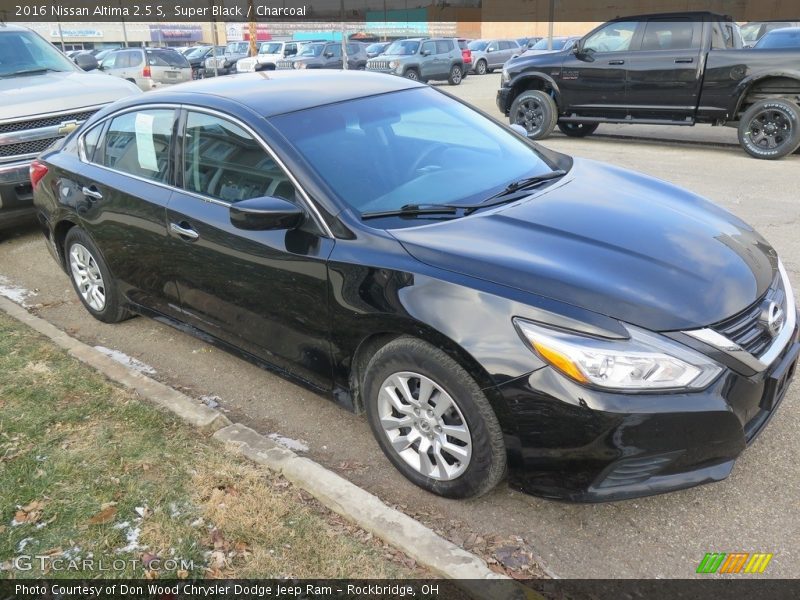 Super Black / Charcoal 2016 Nissan Altima 2.5 S