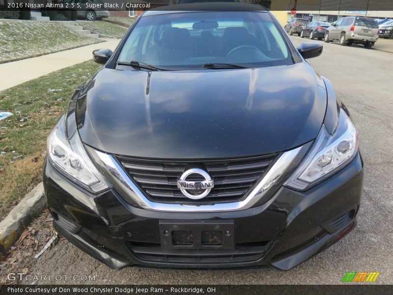 Super Black / Charcoal 2016 Nissan Altima 2.5 S