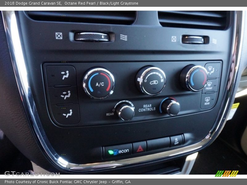 Octane Red Pearl / Black/Light Graystone 2018 Dodge Grand Caravan SE