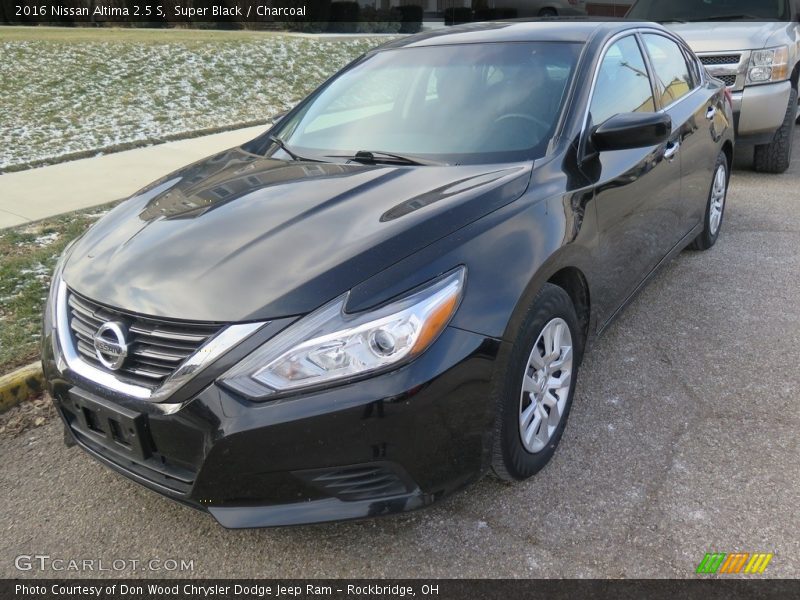 Super Black / Charcoal 2016 Nissan Altima 2.5 S