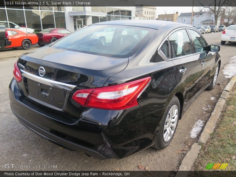 Super Black / Charcoal 2016 Nissan Altima 2.5 S