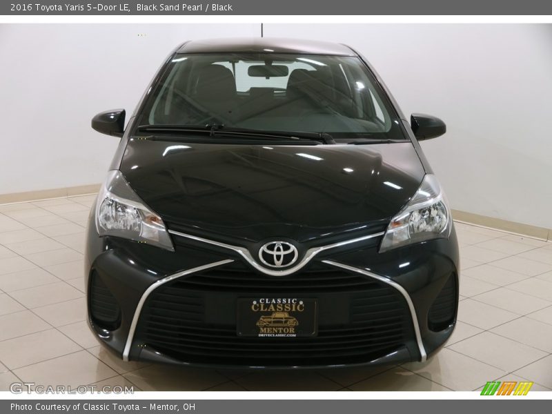 Black Sand Pearl / Black 2016 Toyota Yaris 5-Door LE