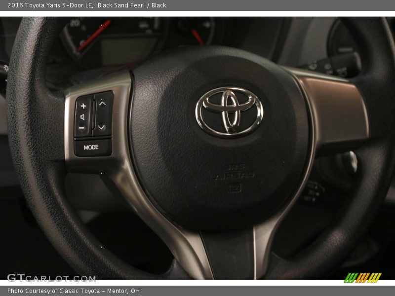 Black Sand Pearl / Black 2016 Toyota Yaris 5-Door LE