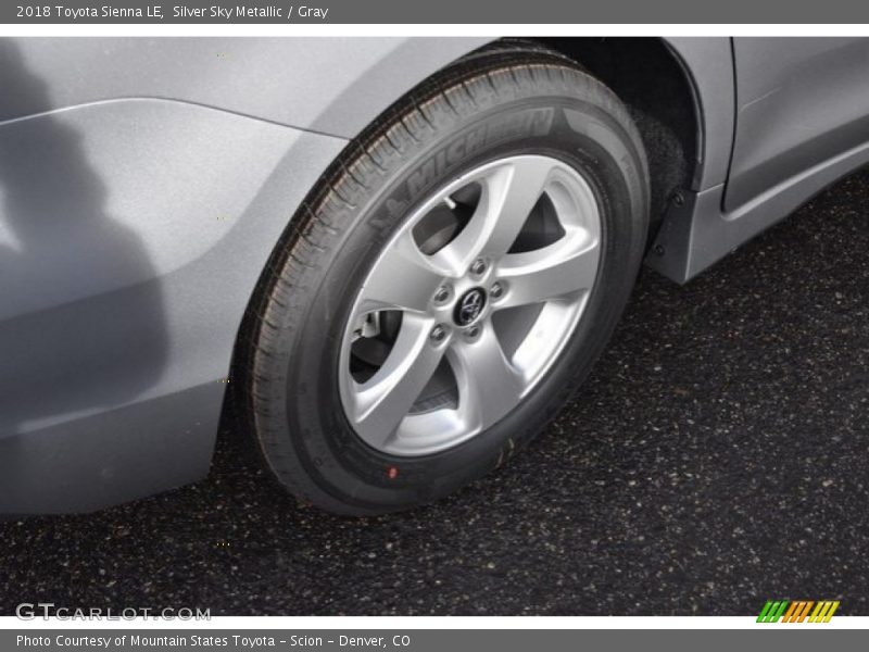 Silver Sky Metallic / Gray 2018 Toyota Sienna LE