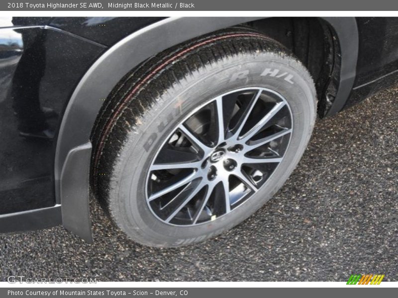 Midnight Black Metallic / Black 2018 Toyota Highlander SE AWD