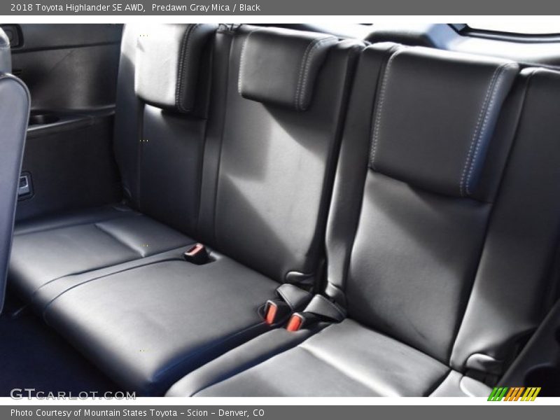 Predawn Gray Mica / Black 2018 Toyota Highlander SE AWD