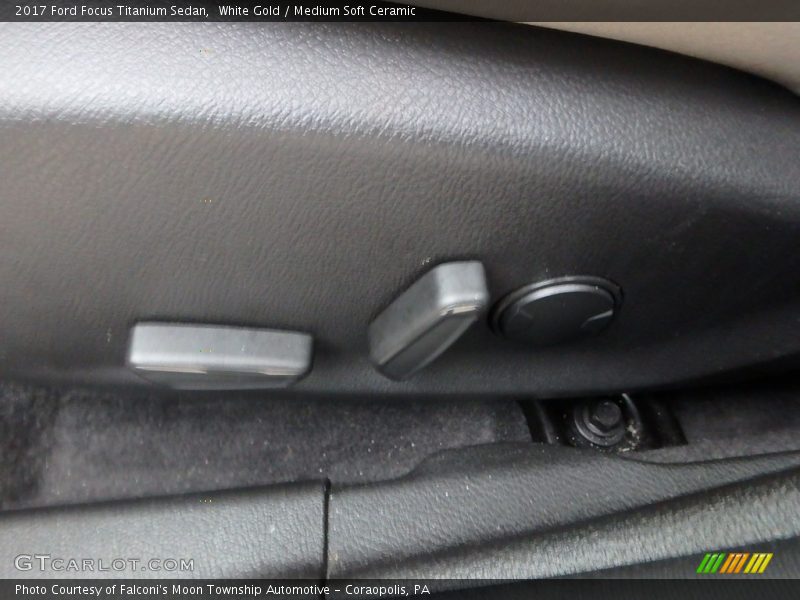 White Gold / Medium Soft Ceramic 2017 Ford Focus Titanium Sedan