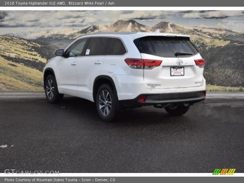 Blizzard White Pearl / Ash 2018 Toyota Highlander XLE AWD