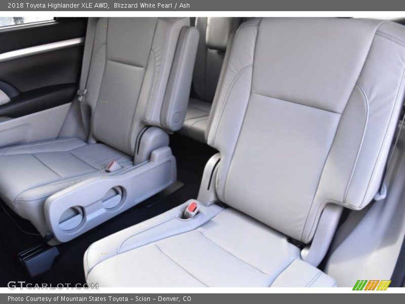 Blizzard White Pearl / Ash 2018 Toyota Highlander XLE AWD