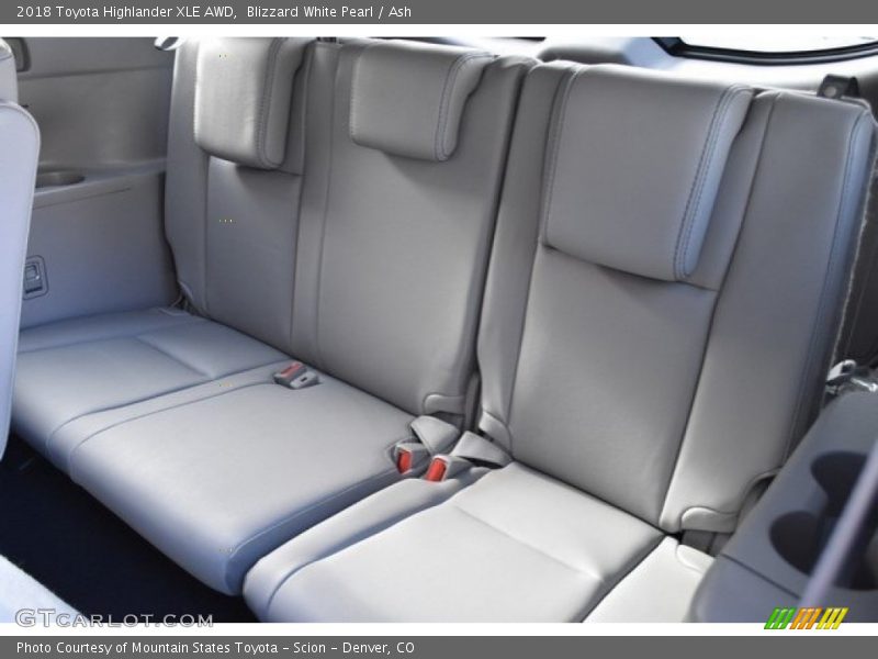 Blizzard White Pearl / Ash 2018 Toyota Highlander XLE AWD