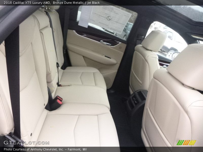 Bronze Dune Metallic / Jet Black 2018 Cadillac XT5 Luxury AWD