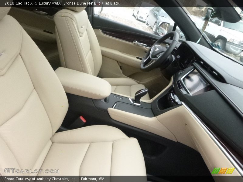 Bronze Dune Metallic / Jet Black 2018 Cadillac XT5 Luxury AWD