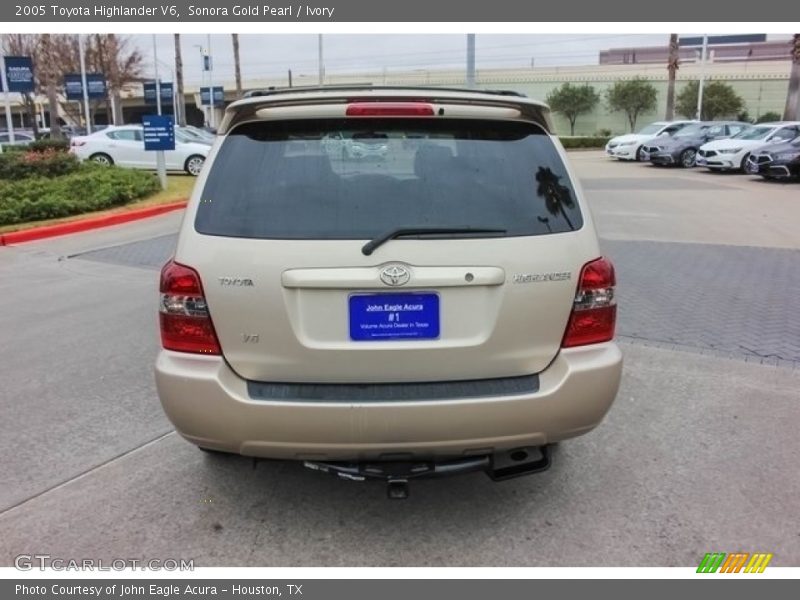 Sonora Gold Pearl / Ivory 2005 Toyota Highlander V6