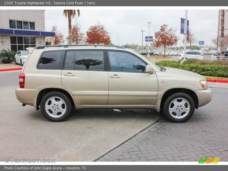 Sonora Gold Pearl / Ivory 2005 Toyota Highlander V6
