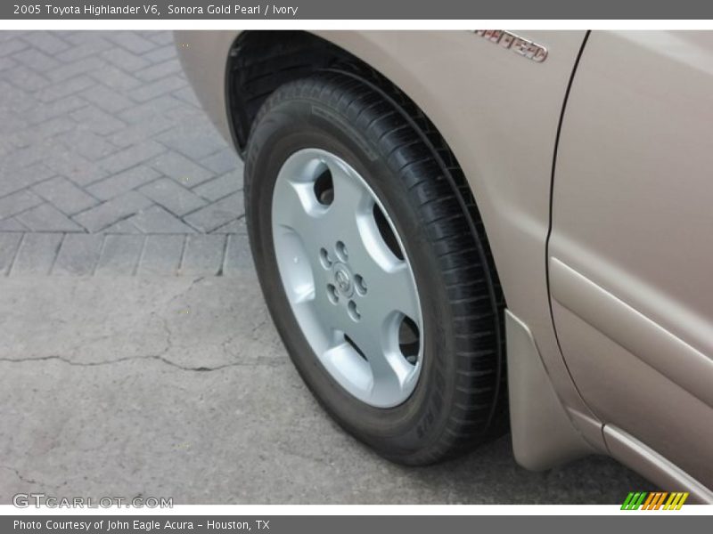 Sonora Gold Pearl / Ivory 2005 Toyota Highlander V6