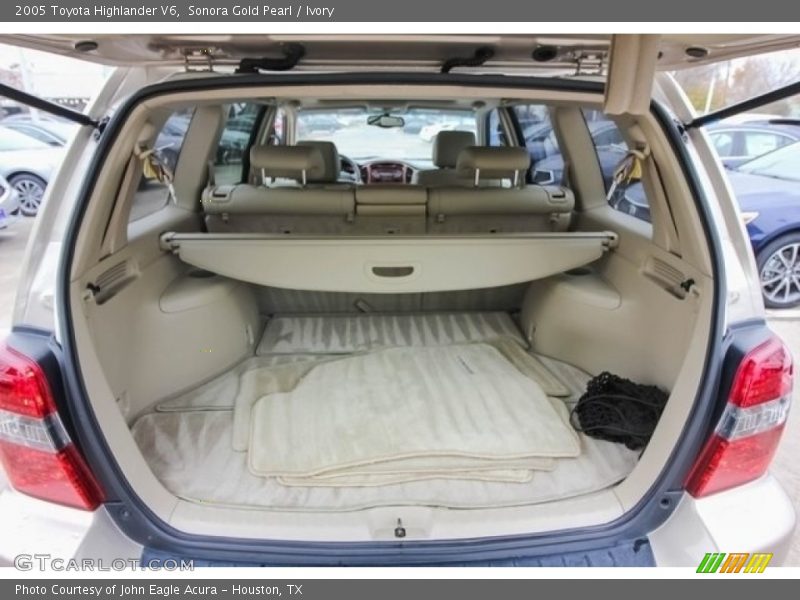 Sonora Gold Pearl / Ivory 2005 Toyota Highlander V6