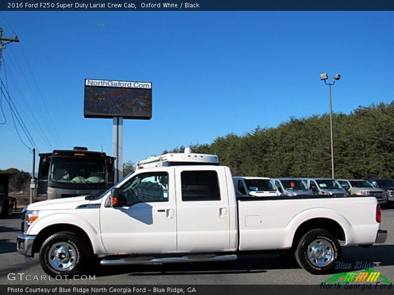 Oxford White / Black 2016 Ford F250 Super Duty Lariat Crew Cab