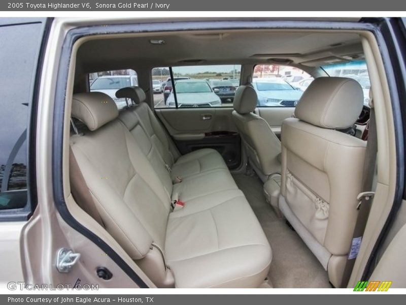 Sonora Gold Pearl / Ivory 2005 Toyota Highlander V6