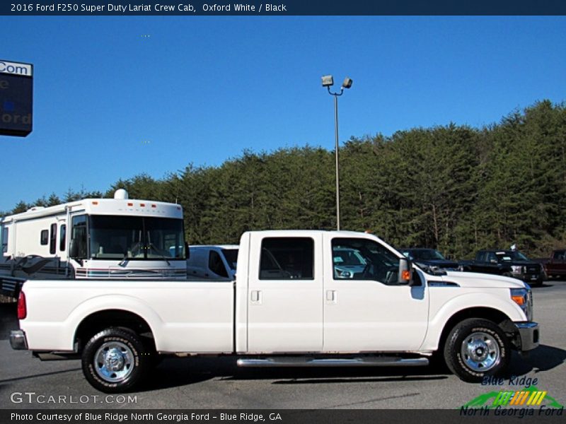 Oxford White / Black 2016 Ford F250 Super Duty Lariat Crew Cab