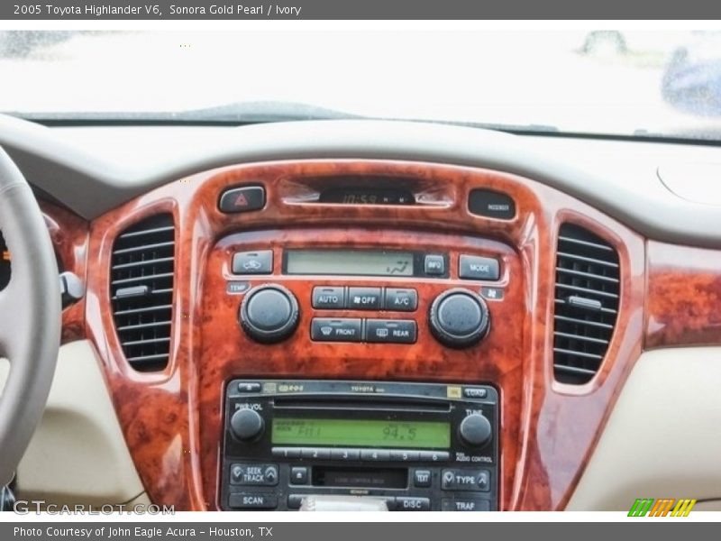 Sonora Gold Pearl / Ivory 2005 Toyota Highlander V6
