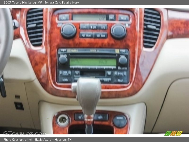 Sonora Gold Pearl / Ivory 2005 Toyota Highlander V6