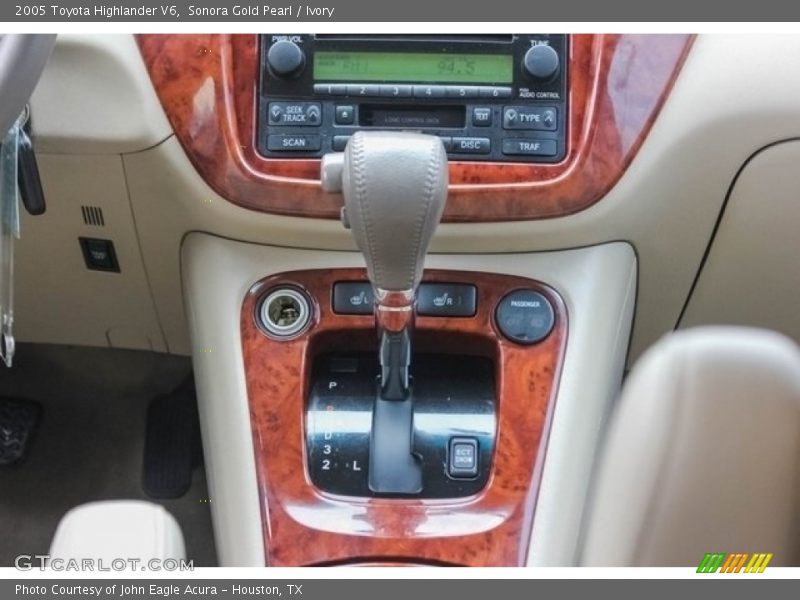 Sonora Gold Pearl / Ivory 2005 Toyota Highlander V6