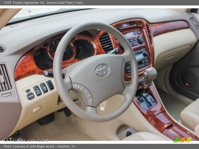 Sonora Gold Pearl / Ivory 2005 Toyota Highlander V6