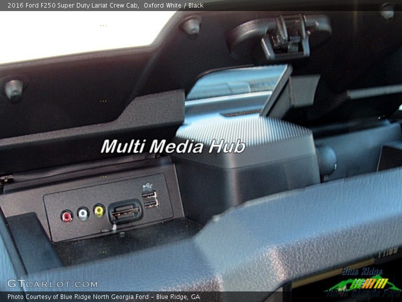 Oxford White / Black 2016 Ford F250 Super Duty Lariat Crew Cab